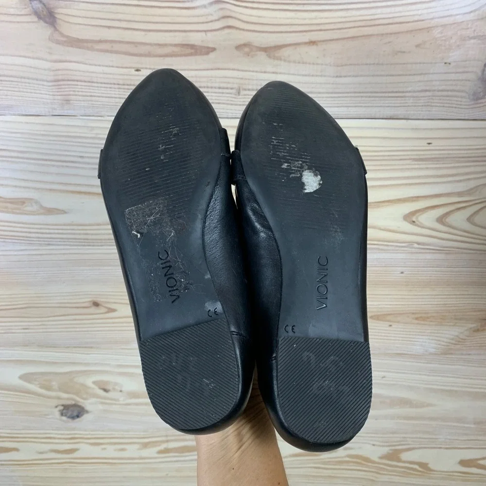 Vionic Savannah Flats Women 7.5‎ Black Pointed Toe Croc Embossed Leather Loafers
